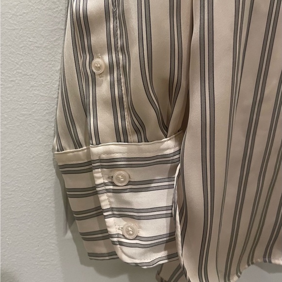H&M Ladies Striped Button Down Blouse - Picture 3 of 3
